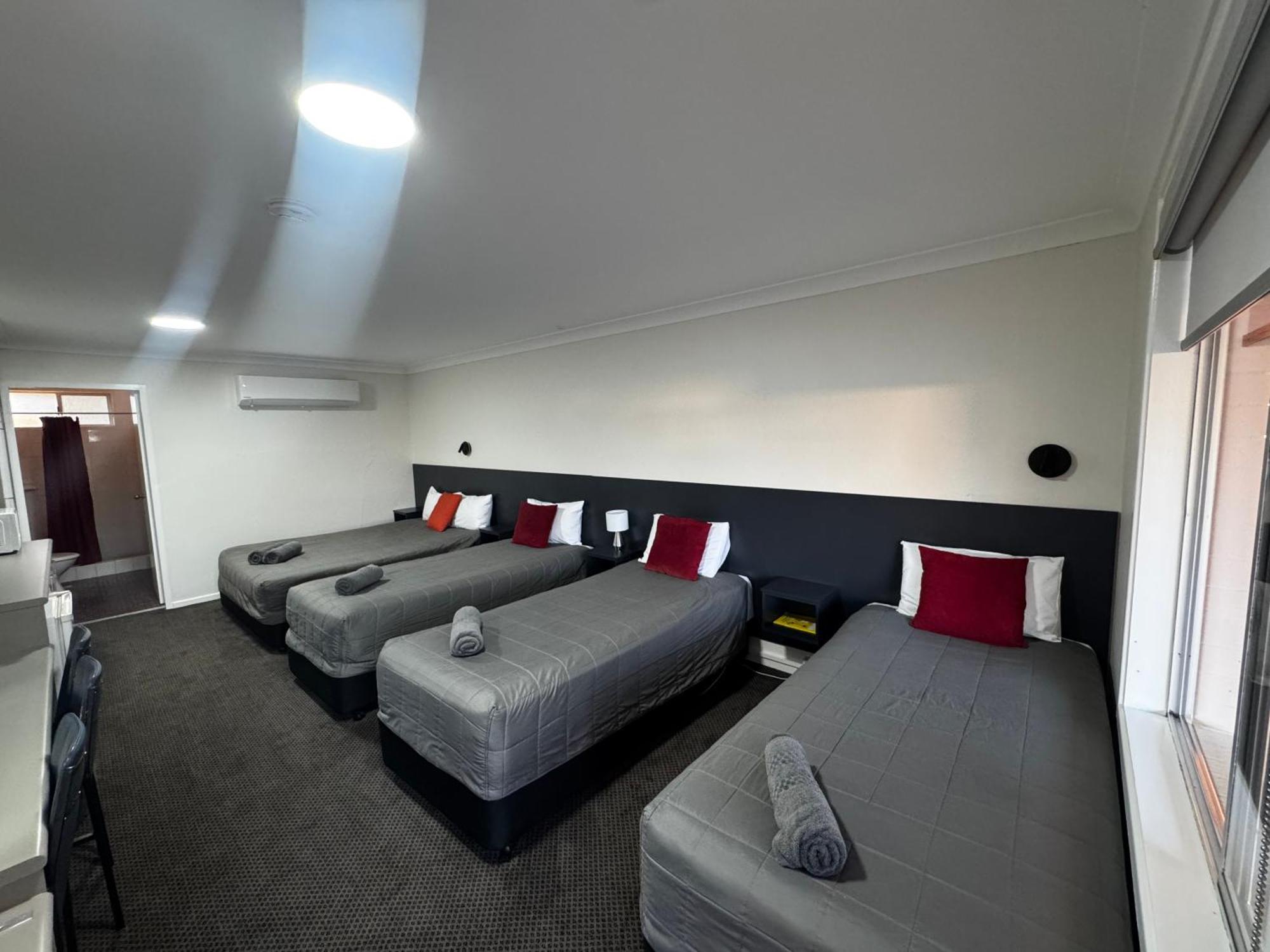 Altona Motel Uralla エクステリア 写真